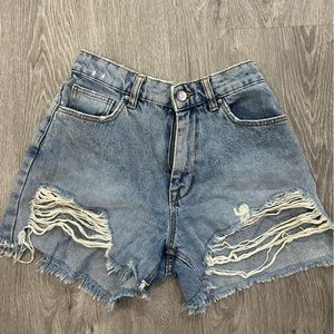 Zara summer distressed shorts 🌻